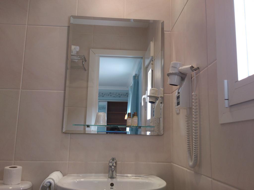 Hotel Chalet Puigdefabregas Jaca Quarto foto