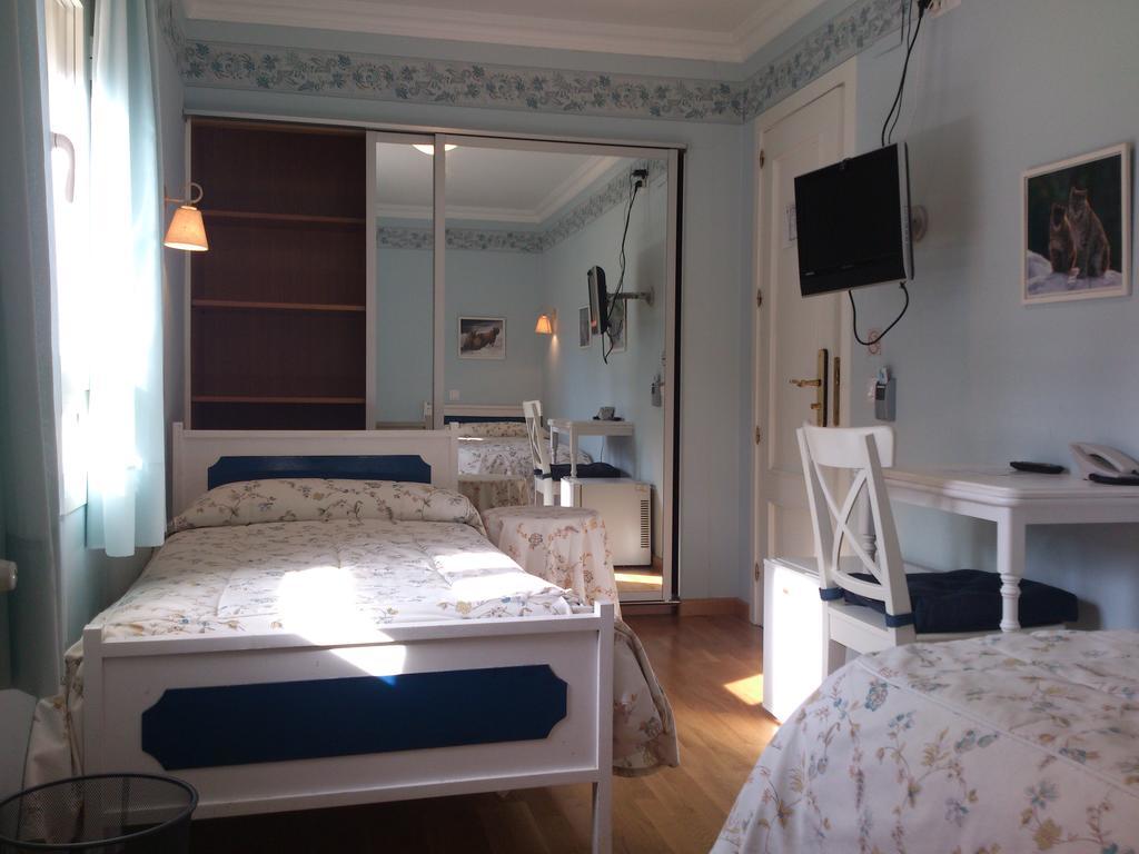 Hotel Chalet Puigdefabregas Jaca Quarto foto